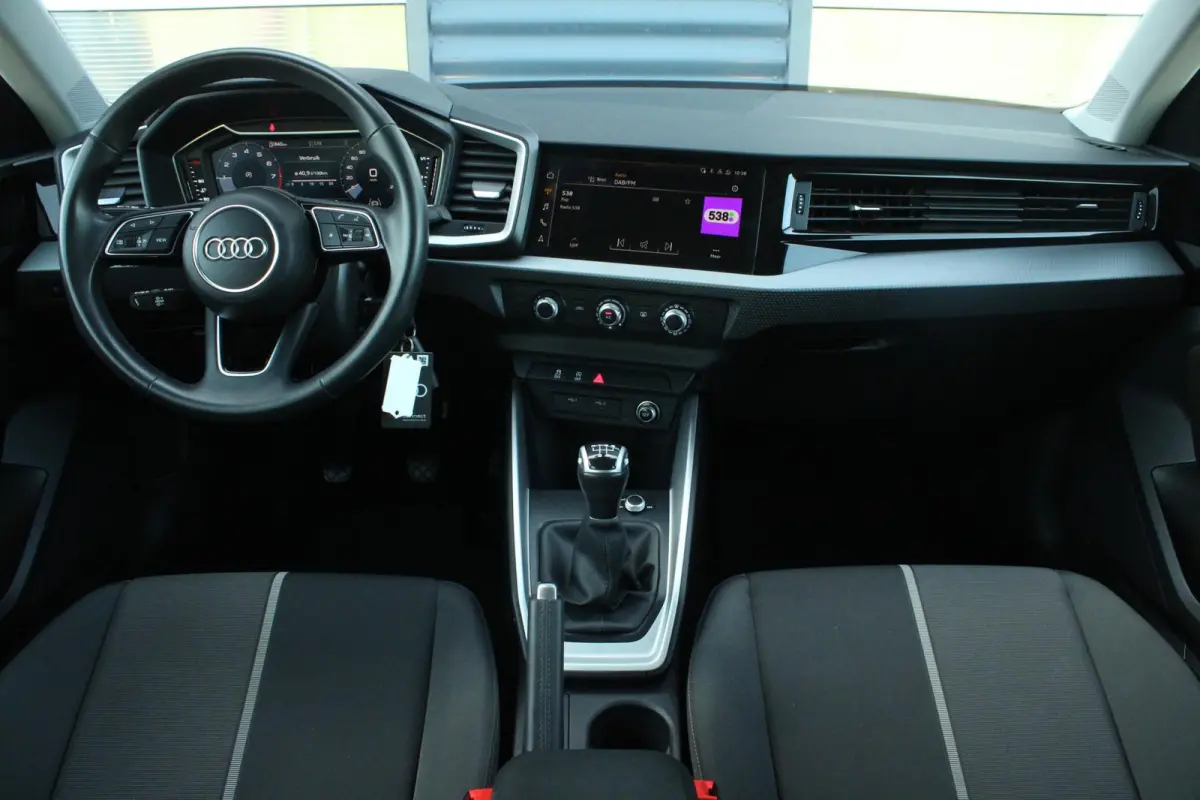 25 TFSI 95pk Pro Line | Apple Carplay & Android Auto | DAB | Cruise Control | Lane Assist | Sportstuur | Midden Armsteun