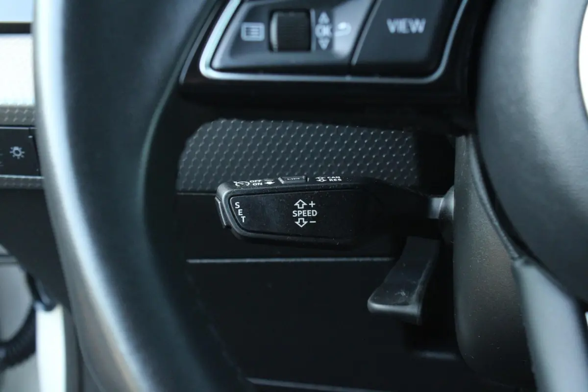 25 TFSI 95pk Pro Line | Apple Carplay & Android Auto | DAB | Cruise Control | Lane Assist | Sportstuur | Midden Armsteun