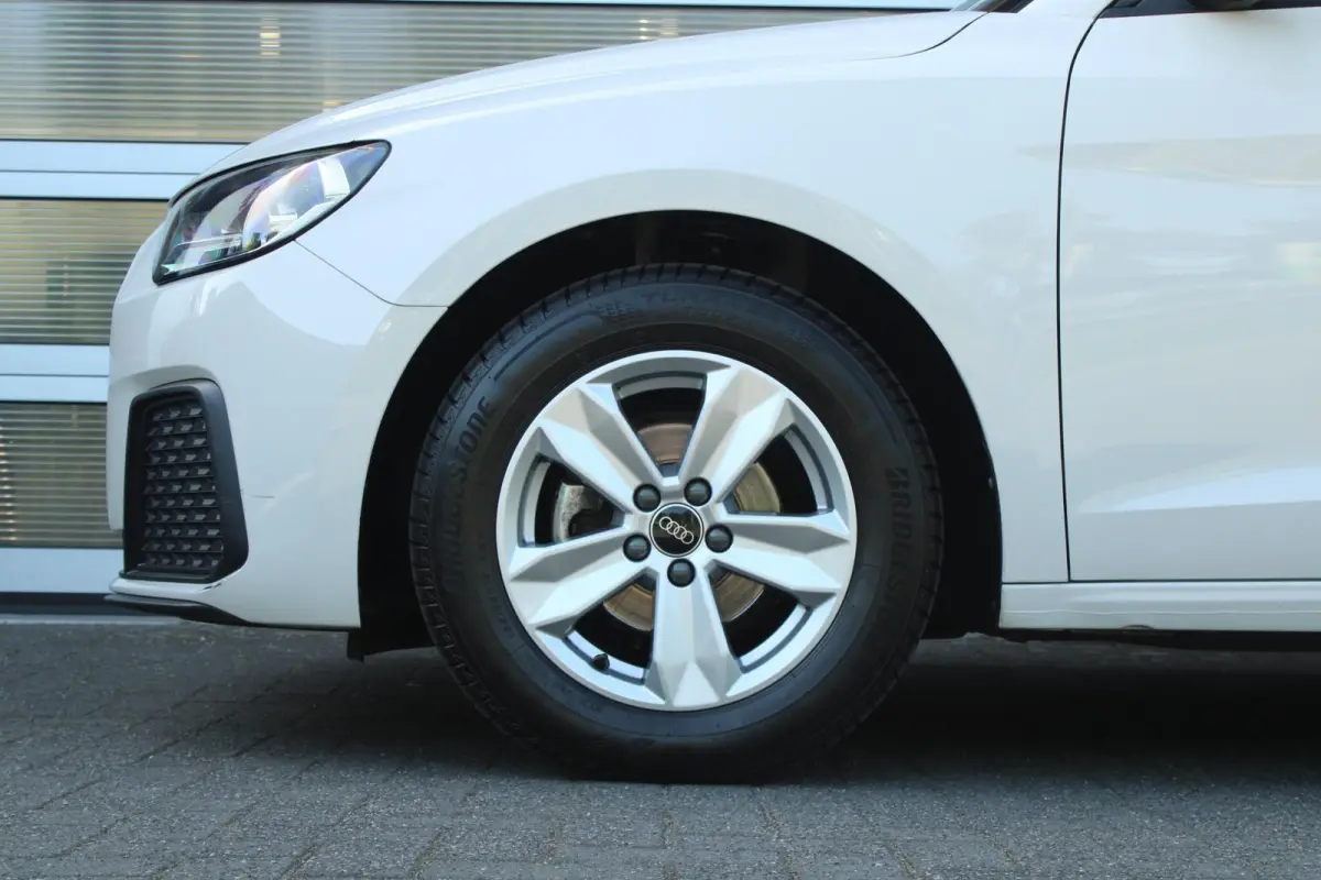 25 TFSI 95pk Pro Line | Apple Carplay & Android Auto | DAB | Cruise Control | Lane Assist | Sportstuur | Midden Armsteun