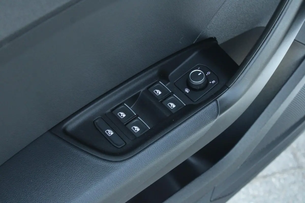 25 TFSI 95pk Pro Line | Apple Carplay & Android Auto | DAB | Cruise Control | Lane Assist | Sportstuur | Midden Armsteun