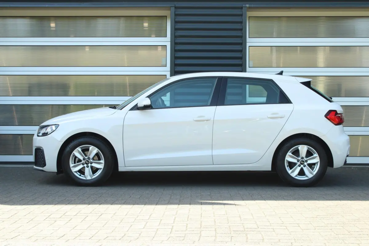 25 TFSI 95pk Pro Line | Apple Carplay & Android Auto | DAB | Cruise Control | Lane Assist | Sportstuur | Midden Armsteun