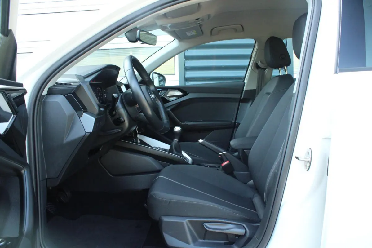 25 TFSI 95pk Pro Line | Apple Carplay & Android Auto | DAB | Cruise Control | Lane Assist | Sportstuur | Midden Armsteun