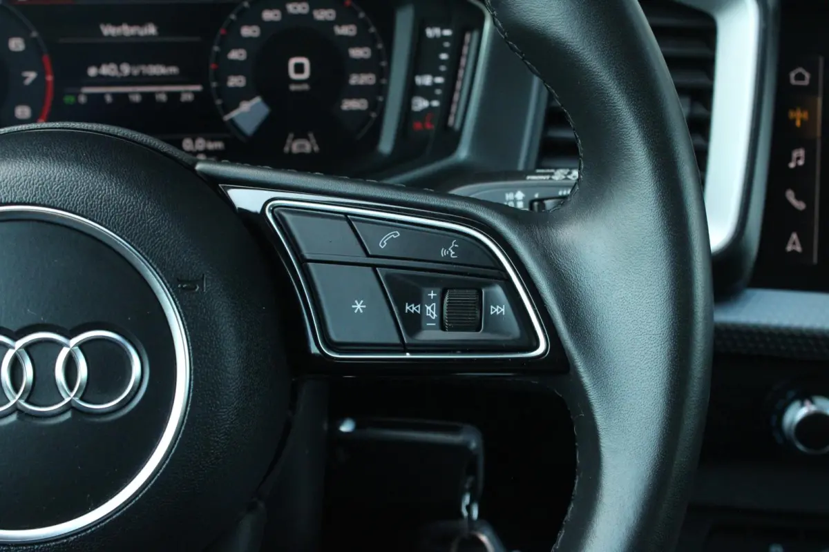 25 TFSI 95pk Pro Line | Apple Carplay & Android Auto | DAB | Cruise Control | Lane Assist | Sportstuur | Midden Armsteun