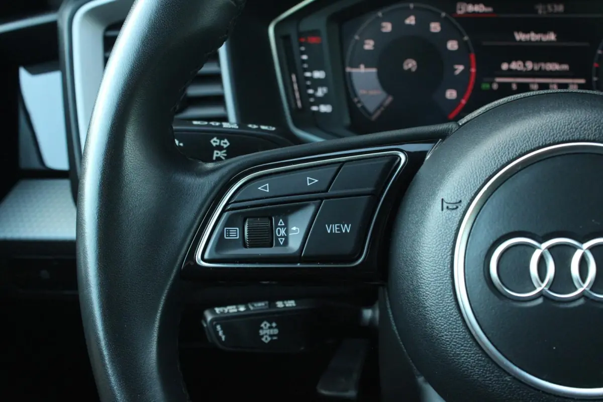25 TFSI 95pk Pro Line | Apple Carplay & Android Auto | DAB | Cruise Control | Lane Assist | Sportstuur | Midden Armsteun