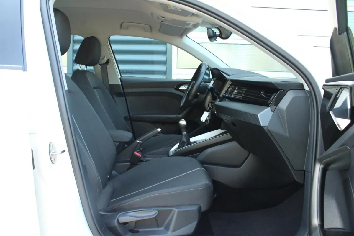 25 TFSI 95pk Pro Line | Apple Carplay & Android Auto | DAB | Cruise Control | Lane Assist | Sportstuur | Midden Armsteun
