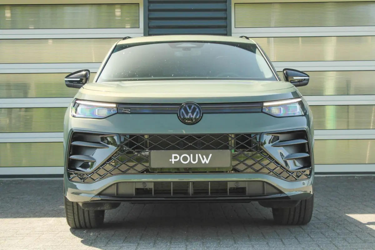 1.5 eHybrid 204pk R-Line Edition | Panoramadak | 20" Velgen