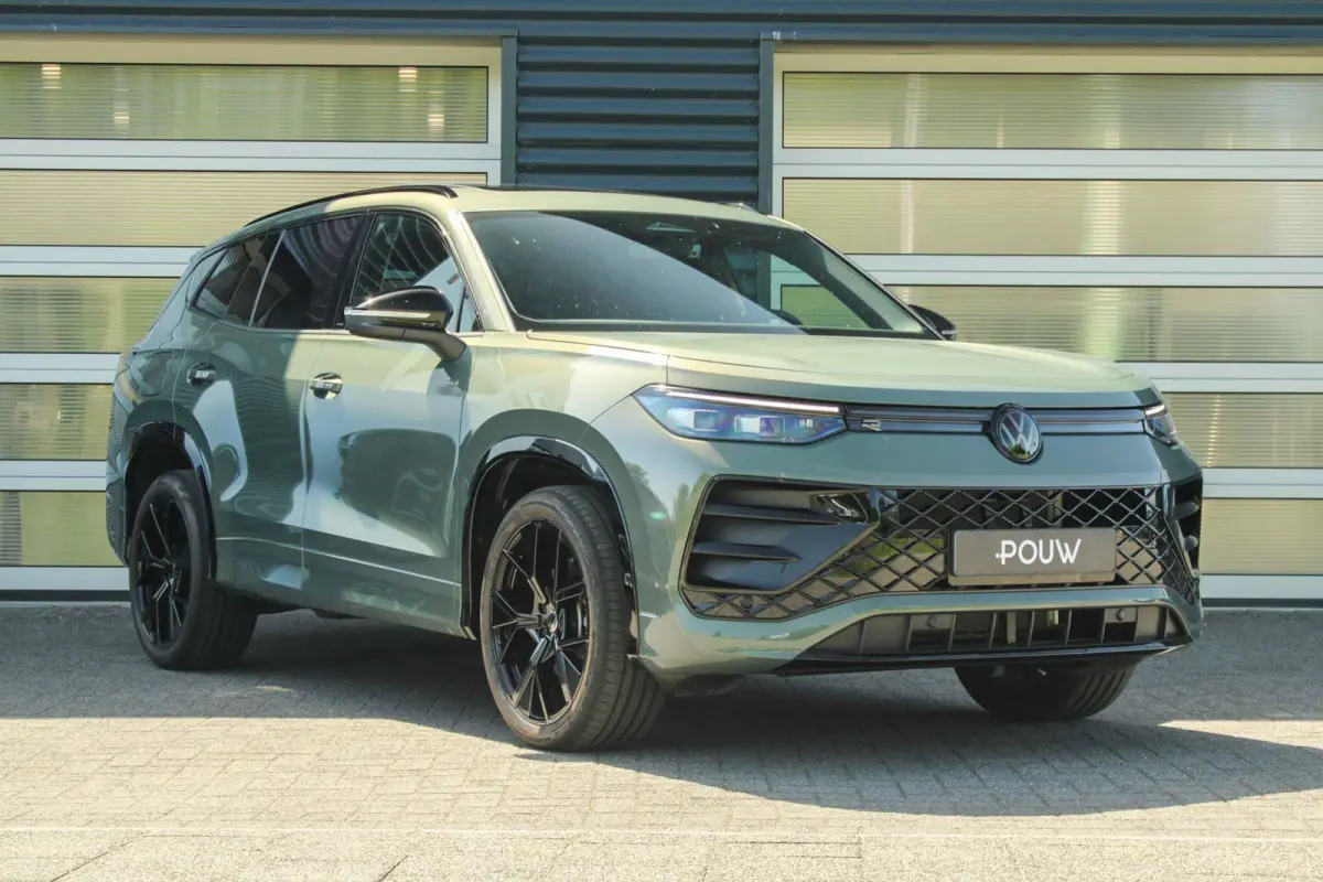 1.5 eHybrid 204pk R-Line Edition | Panoramadak | 20" Velgen