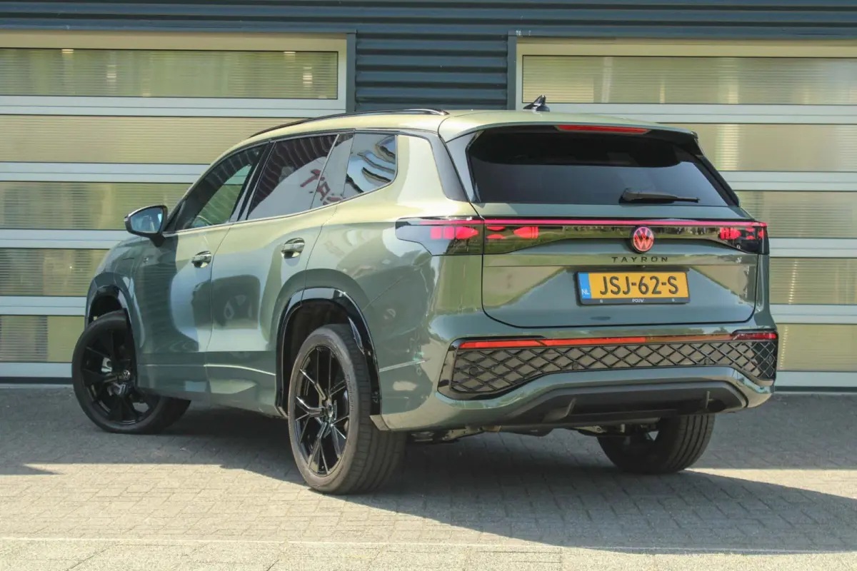 1.5 eHybrid 204pk R-Line Edition | Panoramadak | 20" Velgen