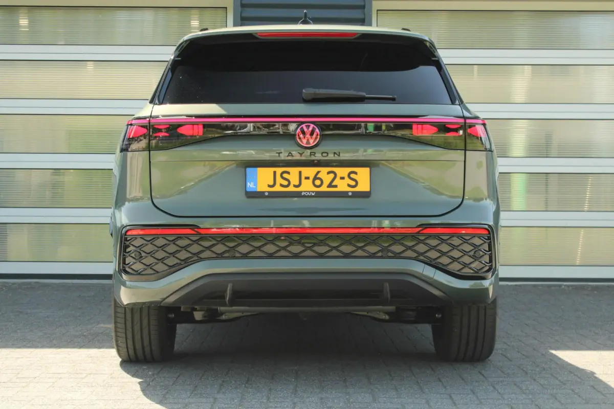 1.5 eHybrid 204pk R-Line Edition | Panoramadak | 20" Velgen
