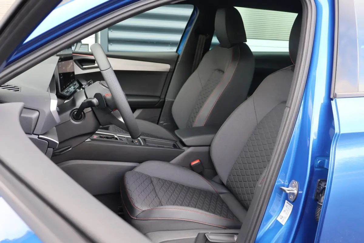 1.5 TSI 204pk e-Hybrid FR Business | Trekhaak | Stoelverwarming | Achterklep Elektrisch
