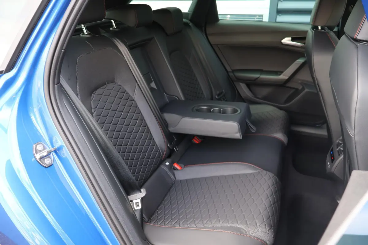 1.5 TSI 204pk e-Hybrid FR Business | Trekhaak | Stoelverwarming | Achterklep Elektrisch