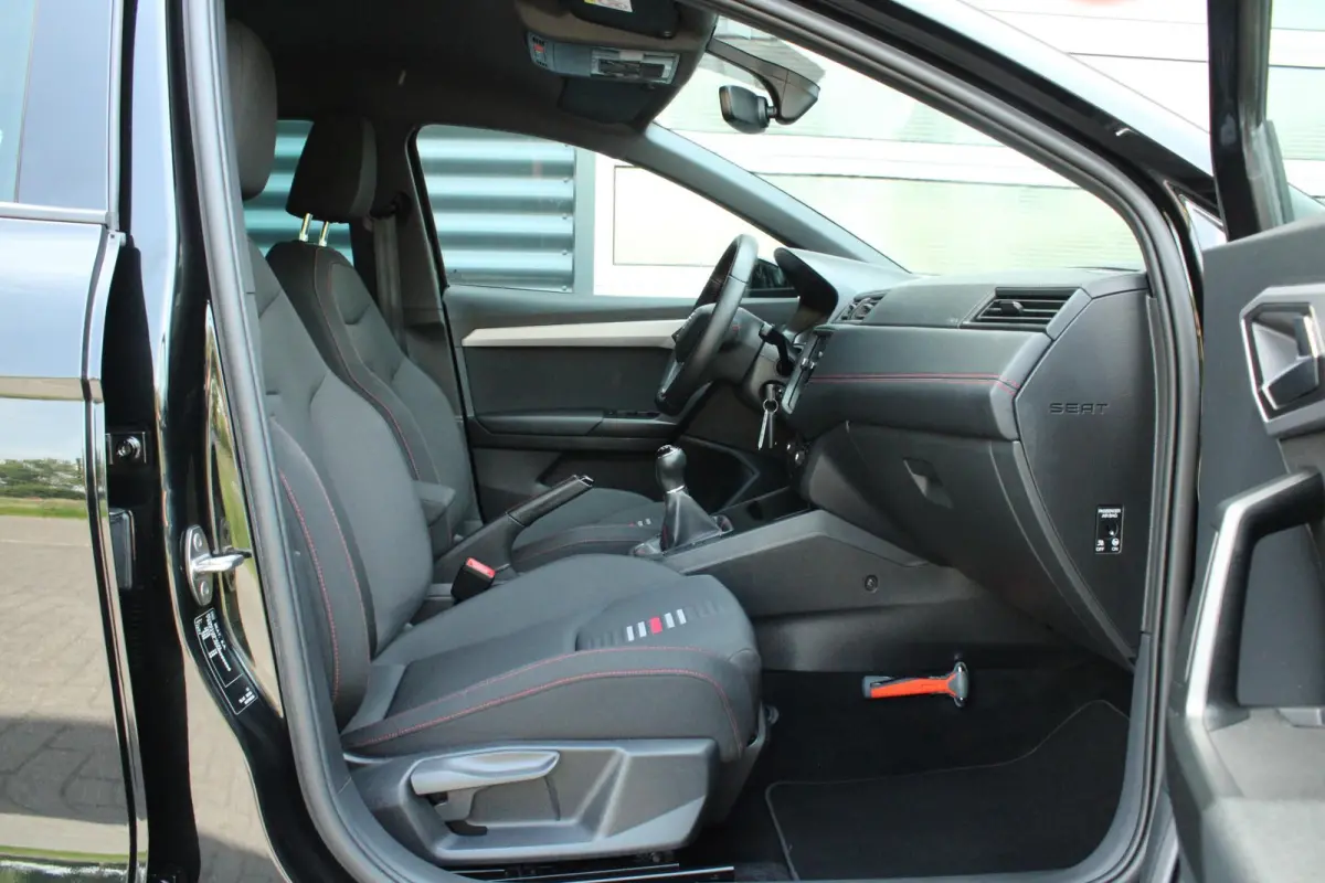 1.0 TSI 95pk FR Business Intense | Navigatie | Apple CarPlay/ Android Auto | Cruise Control | Airco Automatisch