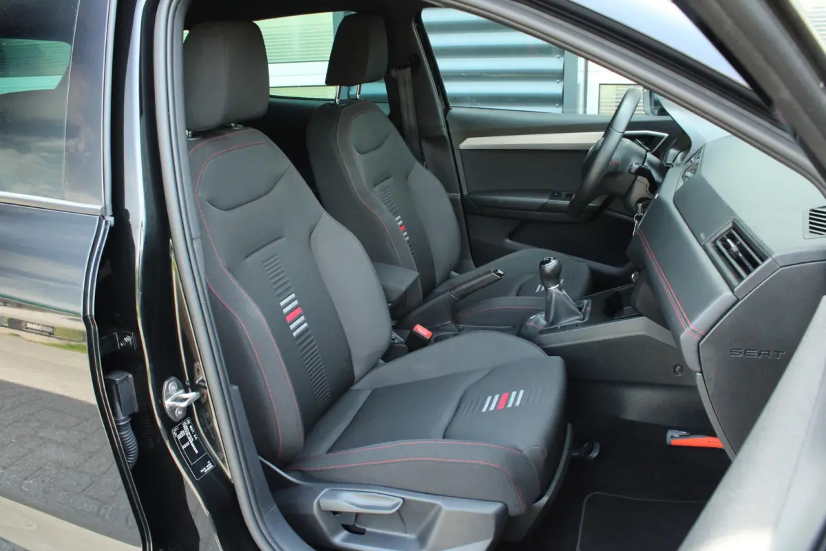 1.0 TSI 95pk FR Business Intense | Navigatie | Apple CarPlay/ Android Auto | Cruise Control | Airco Automatisch