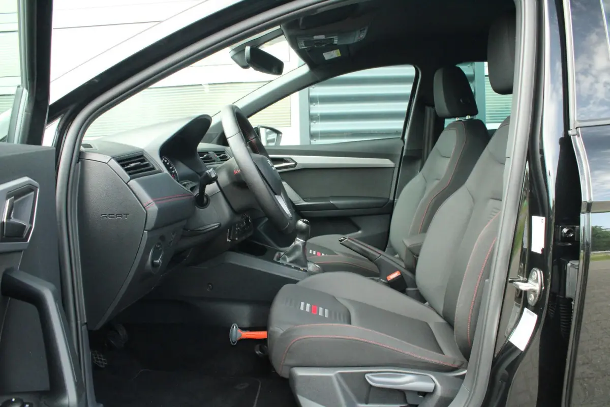 1.0 TSI 95pk FR Business Intense | Navigatie | Apple CarPlay/ Android Auto | Cruise Control | Airco Automatisch