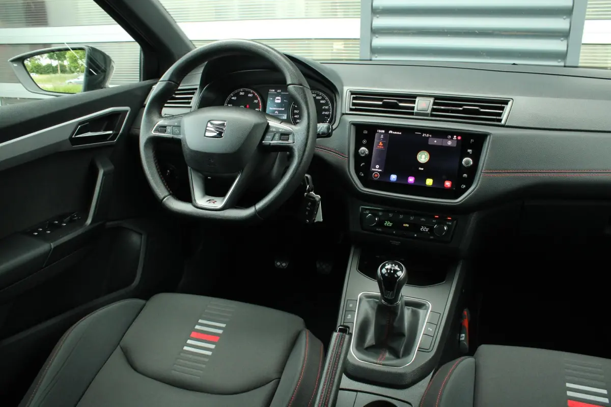 1.0 TSI 95pk FR Business Intense | Navigatie | Apple CarPlay/ Android Auto | Cruise Control | Airco Automatisch