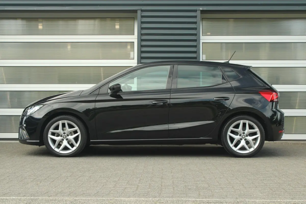 1.0 TSI 95pk FR Business Intense | Navigatie | Apple CarPlay/ Android Auto | Cruise Control | Airco Automatisch