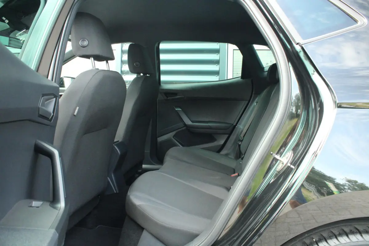 1.0 TSI 95pk FR Business Intense | Navigatie | Apple CarPlay/ Android Auto | Cruise Control | Airco Automatisch