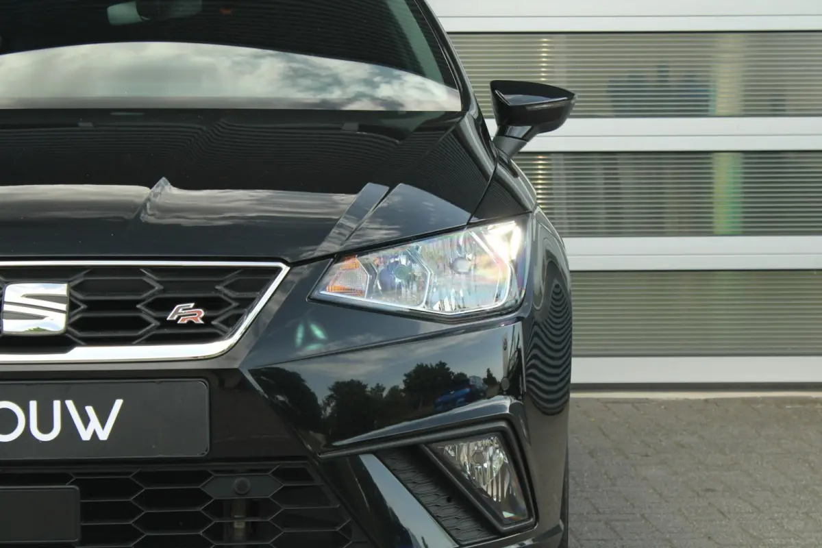 1.0 TSI 95pk FR Business Intense | Navigatie | Apple CarPlay/ Android Auto | Cruise Control | Airco Automatisch