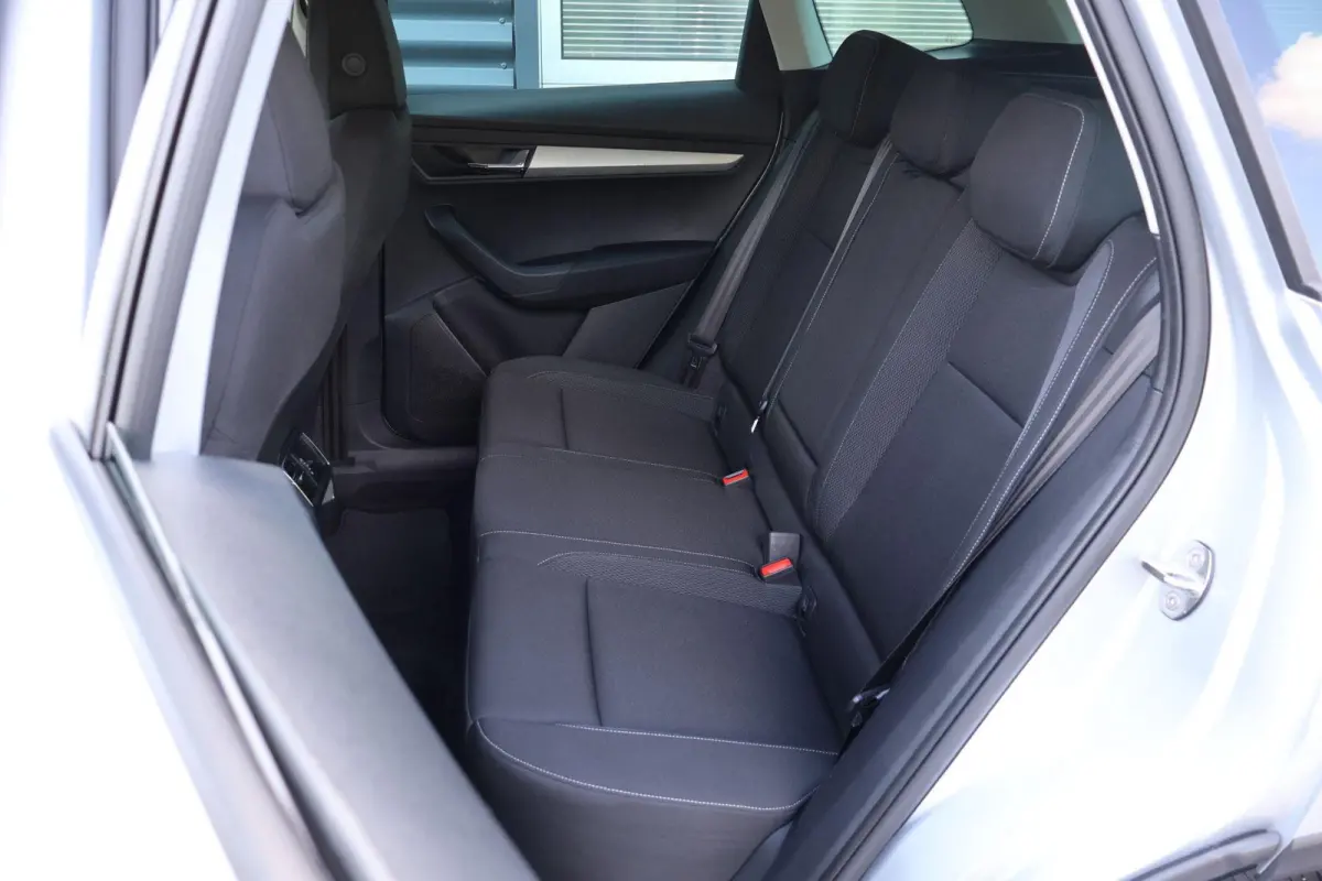 1.5 TSI 150pk DSG ACT Business Edition | Navigatie | Apple CarPlay/ Android Auto | Airco Automatisch | Elekt. Achterklep | Cruise Control
