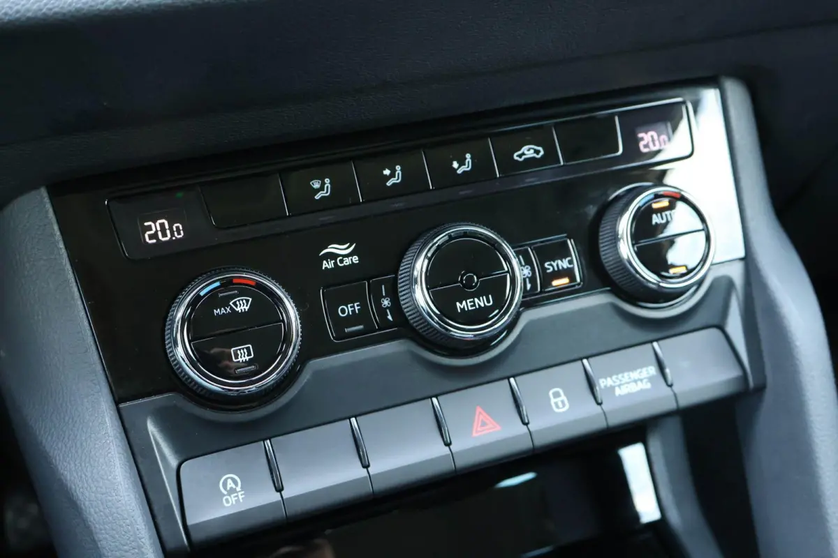 1.5 TSI 150pk DSG ACT Business Edition | Navigatie | Apple CarPlay/ Android Auto | Airco Automatisch | Elekt. Achterklep | Cruise Control