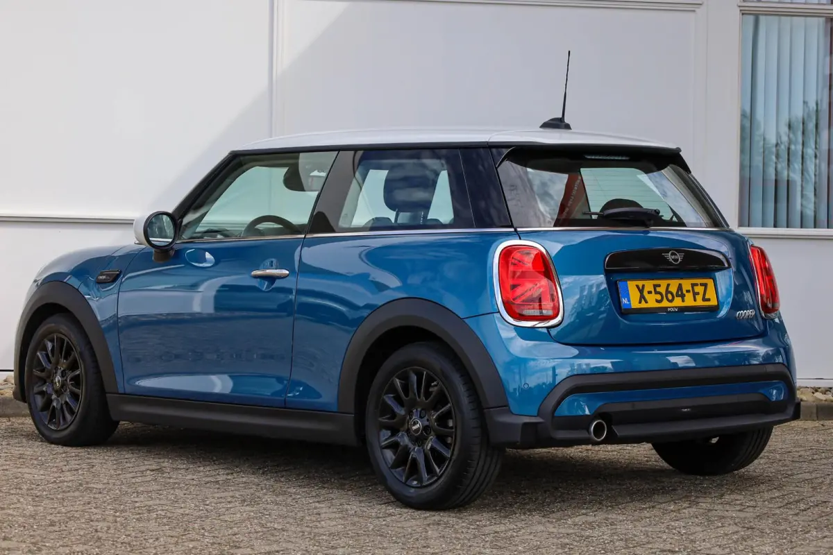 1.5 136pk Cooper Camden Edition | LED Verlichting | Parkeersensoren | Apple Carplay/Android Auto