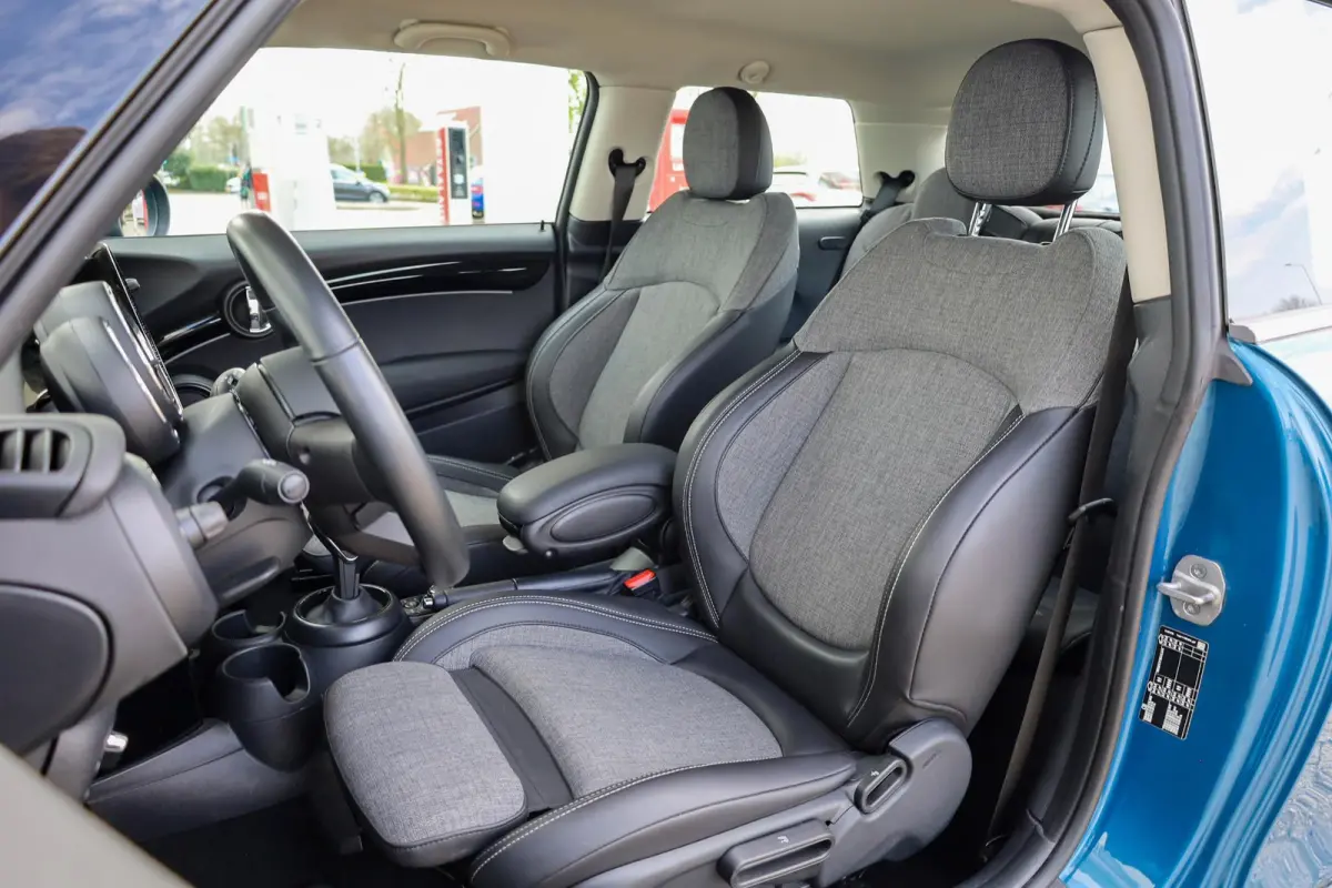 1.5 136pk Cooper Camden Edition | LED Verlichting | Parkeersensoren | Apple Carplay/Android Auto