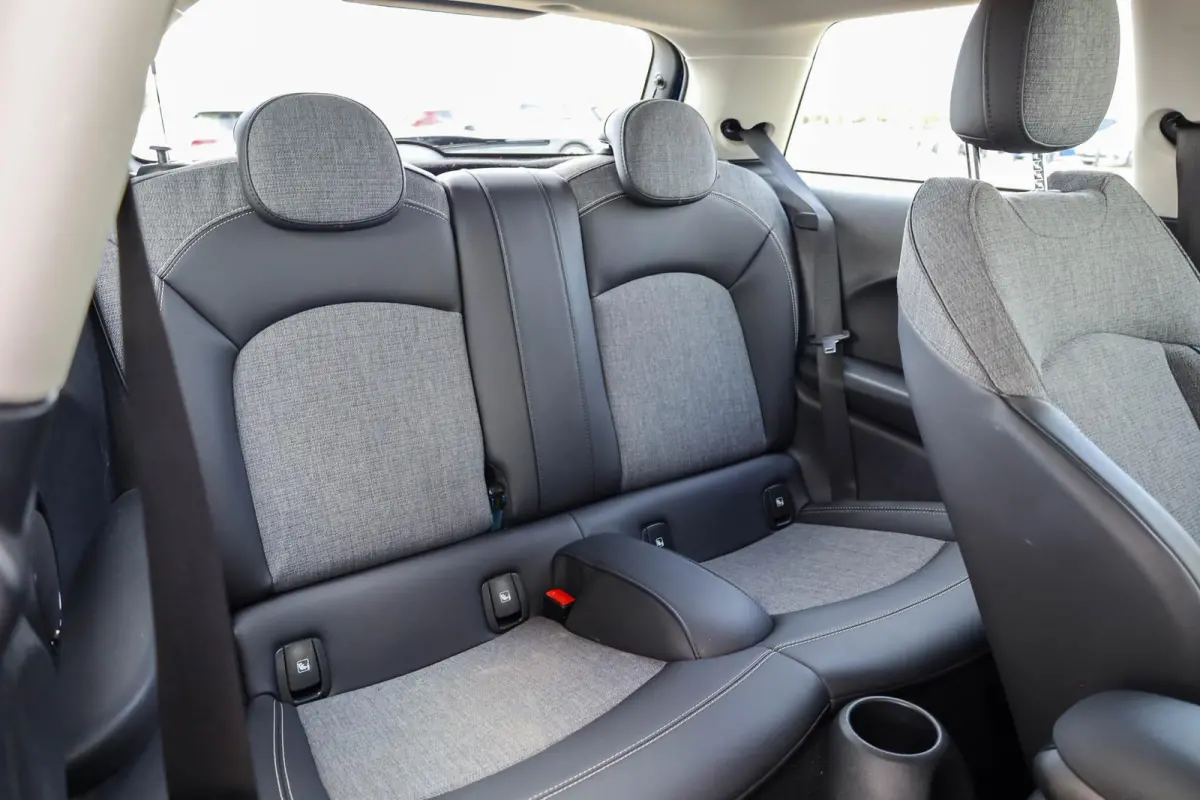 1.5 136pk Cooper Camden Edition | LED Verlichting | Parkeersensoren | Apple Carplay/Android Auto