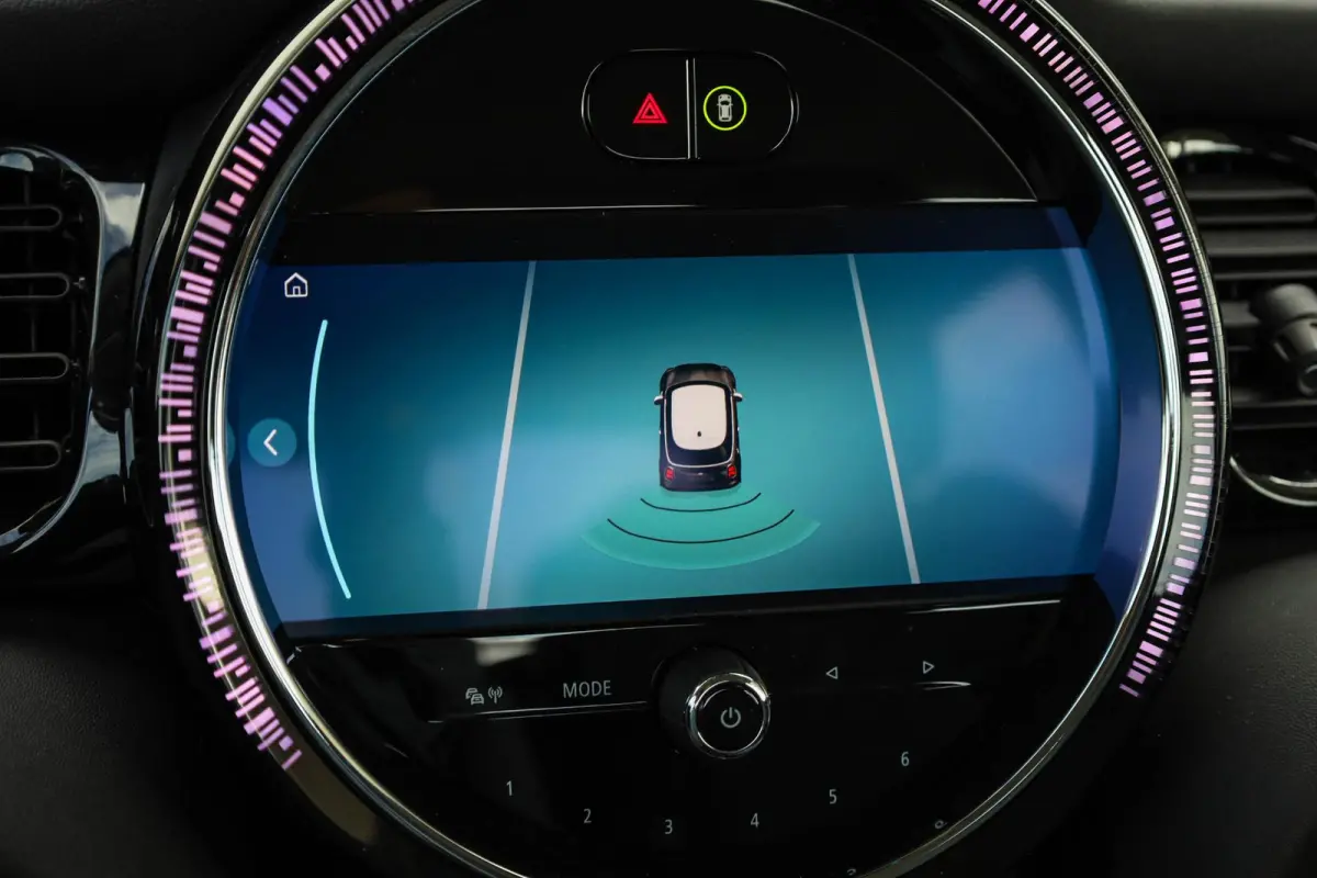 1.5 136pk Cooper Camden Edition | LED Verlichting | Parkeersensoren | Apple Carplay/Android Auto