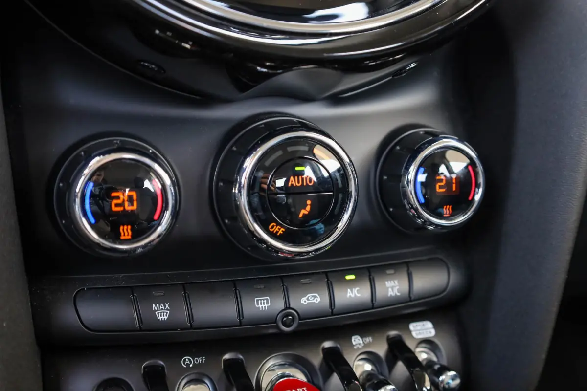 1.5 136pk Cooper Camden Edition | LED Verlichting | Parkeersensoren | Apple Carplay/Android Auto