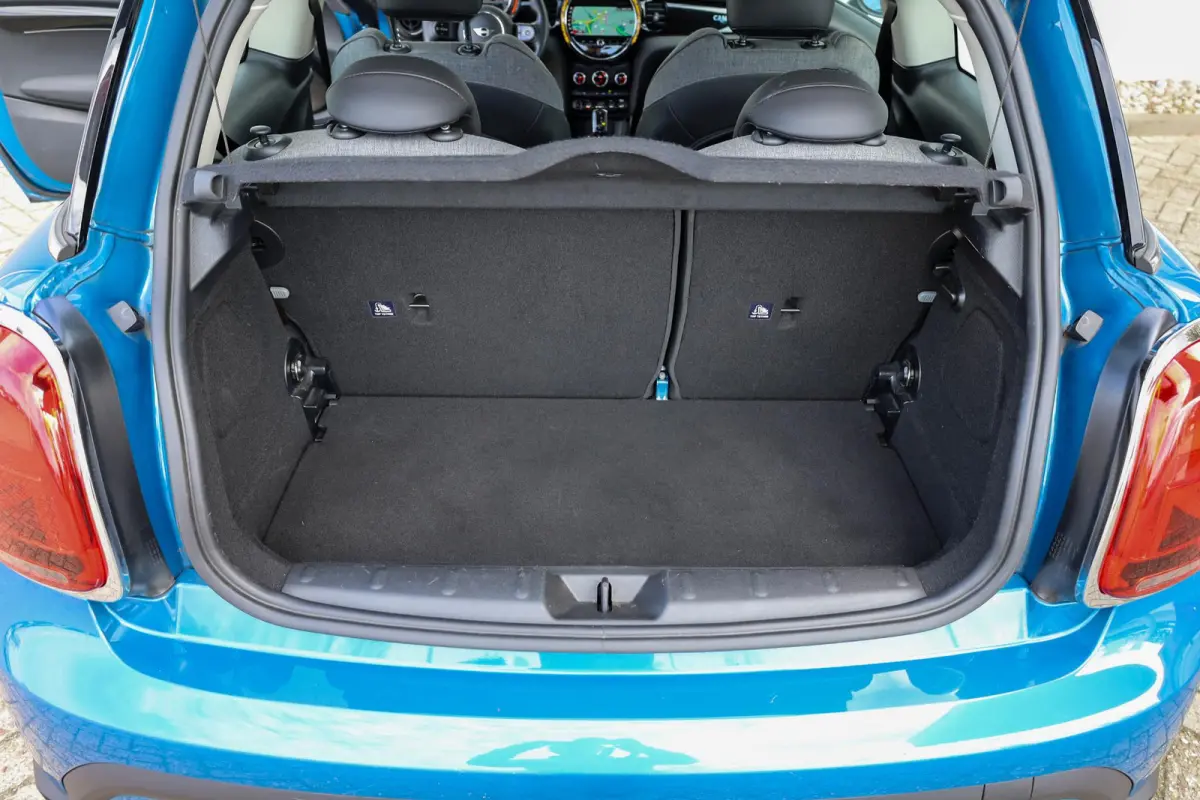 1.5 136pk Cooper Camden Edition | LED Verlichting | Parkeersensoren | Apple Carplay/Android Auto