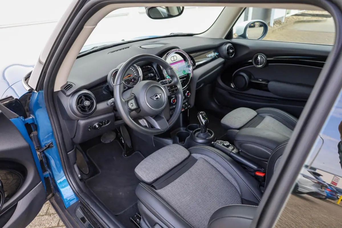 1.5 136pk Cooper Camden Edition | LED Verlichting | Parkeersensoren | Apple Carplay/Android Auto