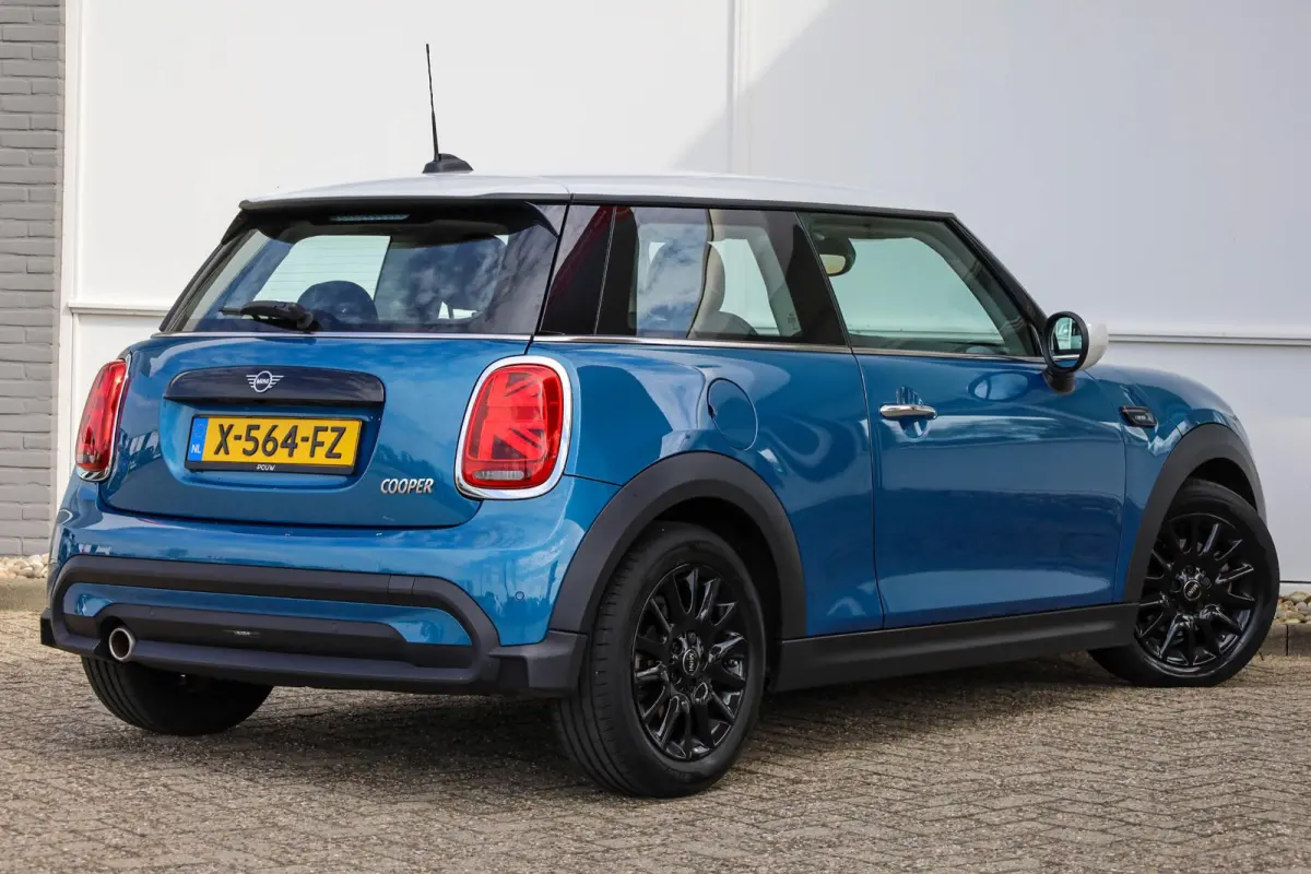 1.5 136pk Cooper Camden Edition | LED Verlichting | Parkeersensoren | Apple Carplay/Android Auto