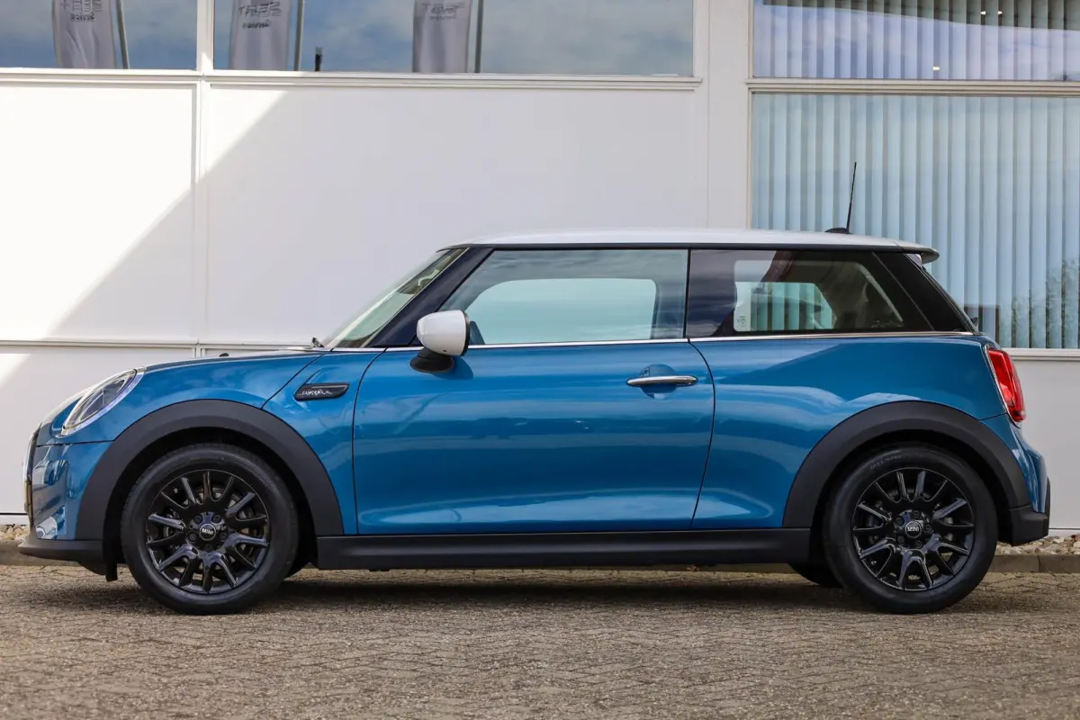 1.5 136pk Cooper Camden Edition | LED Verlichting | Parkeersensoren | Apple Carplay/Android Auto