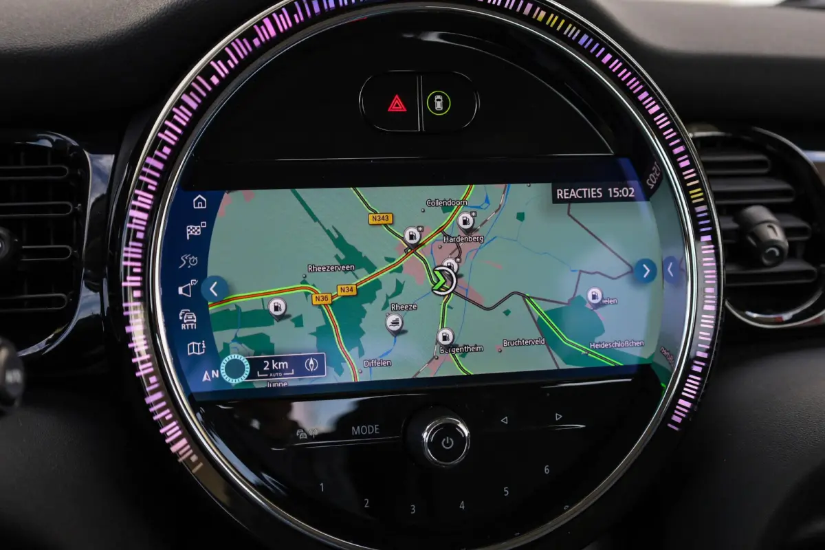 1.5 136pk Cooper Camden Edition | LED Verlichting | Parkeersensoren | Apple Carplay/Android Auto