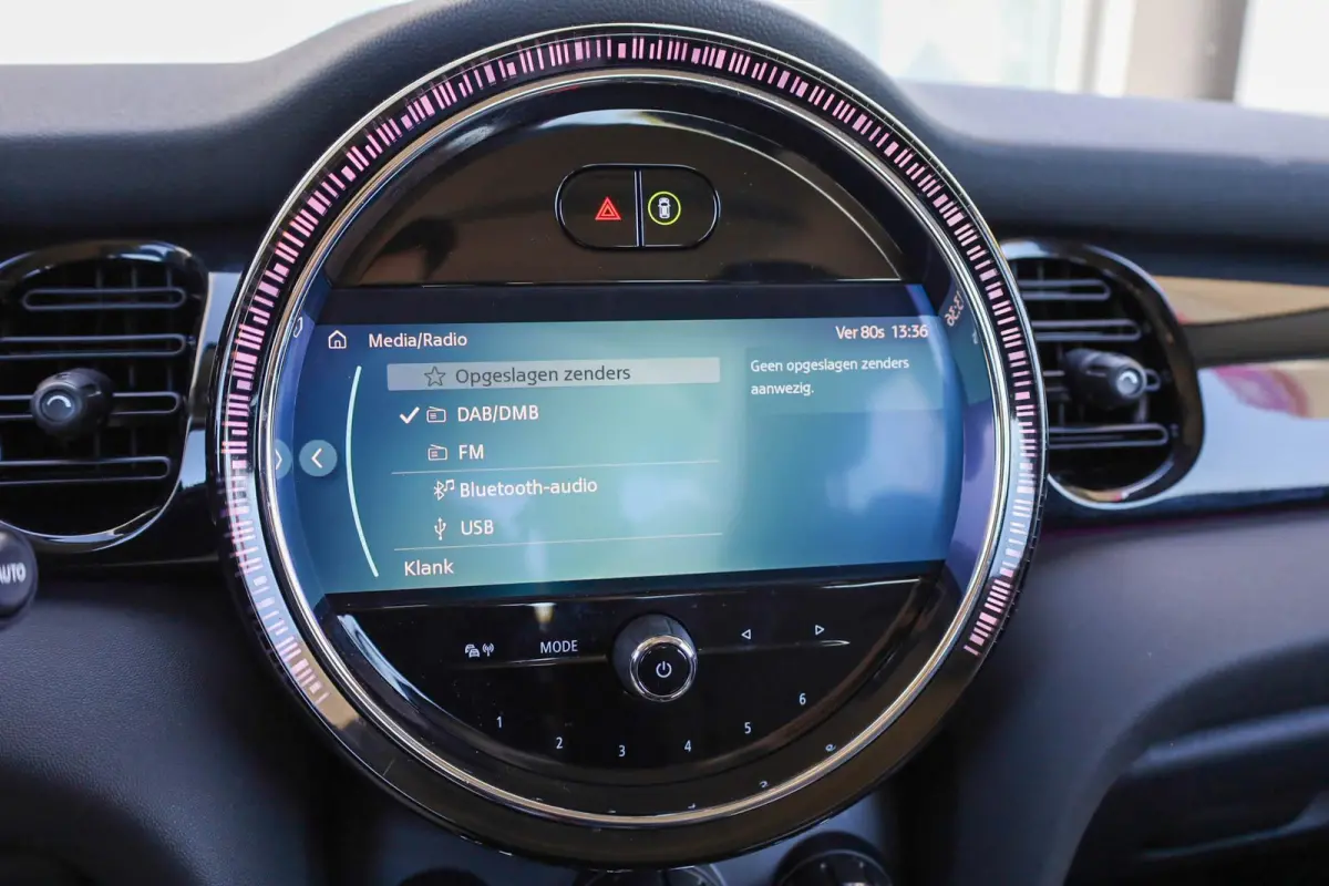 1.5 136pk AUT Cooper Camden Edition | Rijprofielinstellingen | Parkeersensoren | Apple CarPlay / Android Auto