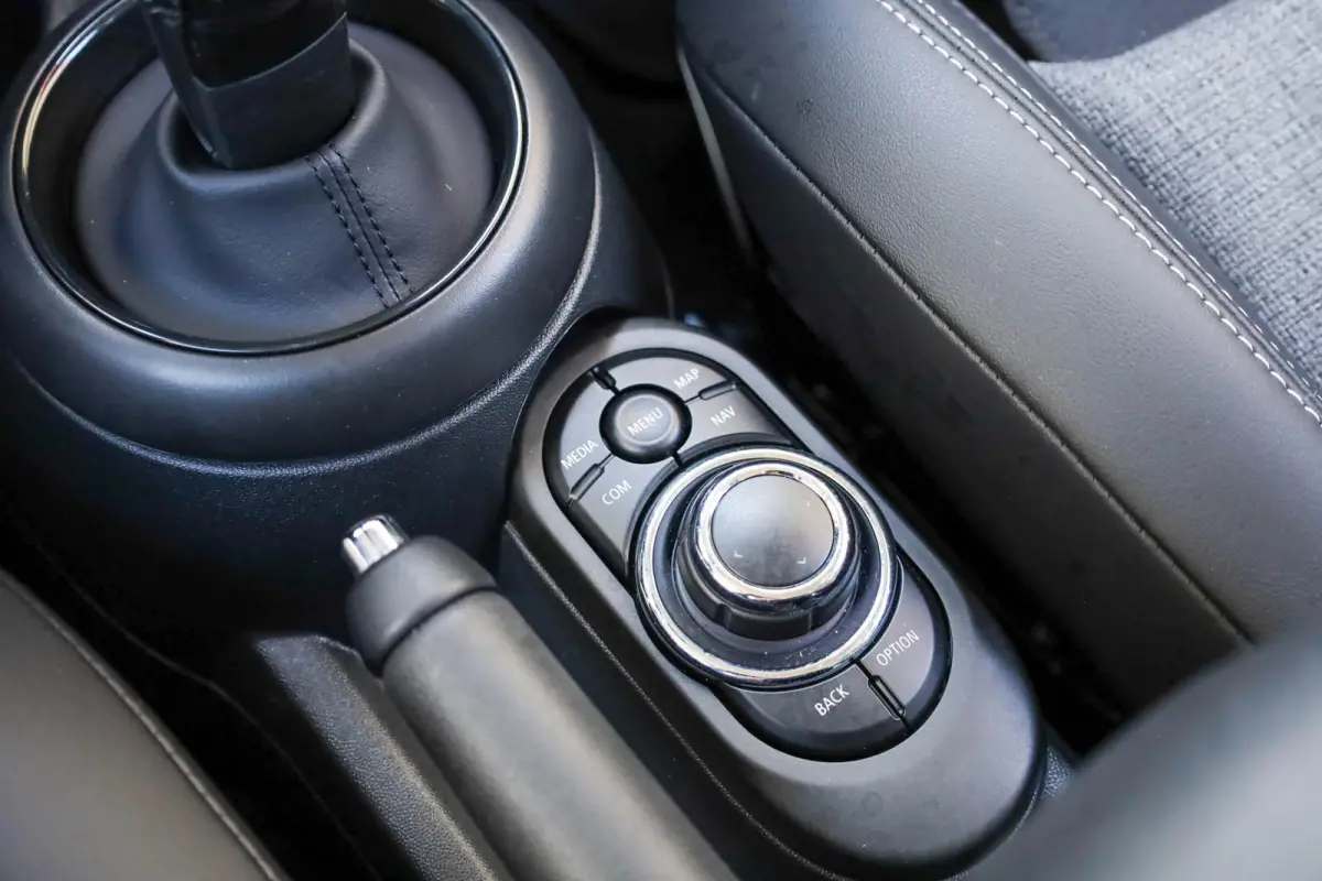 1.5 136pk AUT Cooper Camden Edition | Rijprofielinstellingen | Parkeersensoren | Apple CarPlay / Android Auto