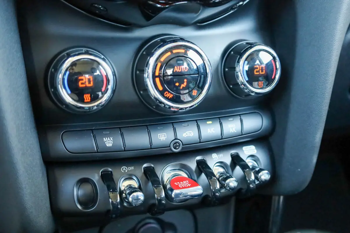 1.5 136pk AUT Cooper Camden Edition | Rijprofielinstellingen | Parkeersensoren | Apple CarPlay / Android Auto