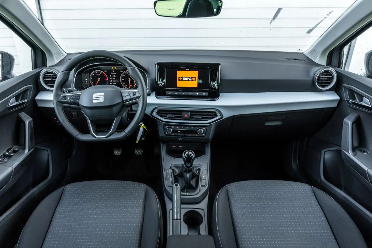 1.0 EcoTSI 95pk Style Business Connect | Trekhaak Afneembaar | Stoelverwarming | Apple Carplay/Android Auto