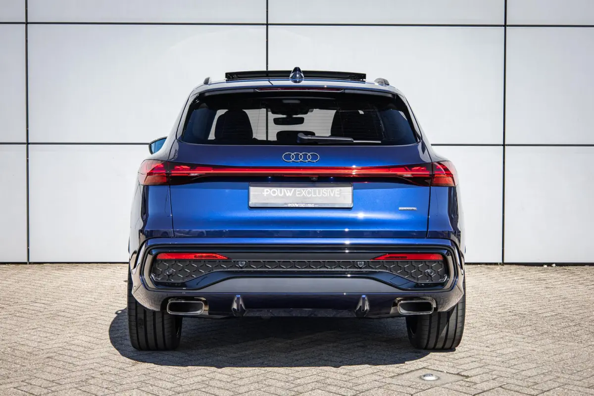 2.0 TFSI e-hybrid quattro S Edition Competition | Tech Pro | Head-up Display