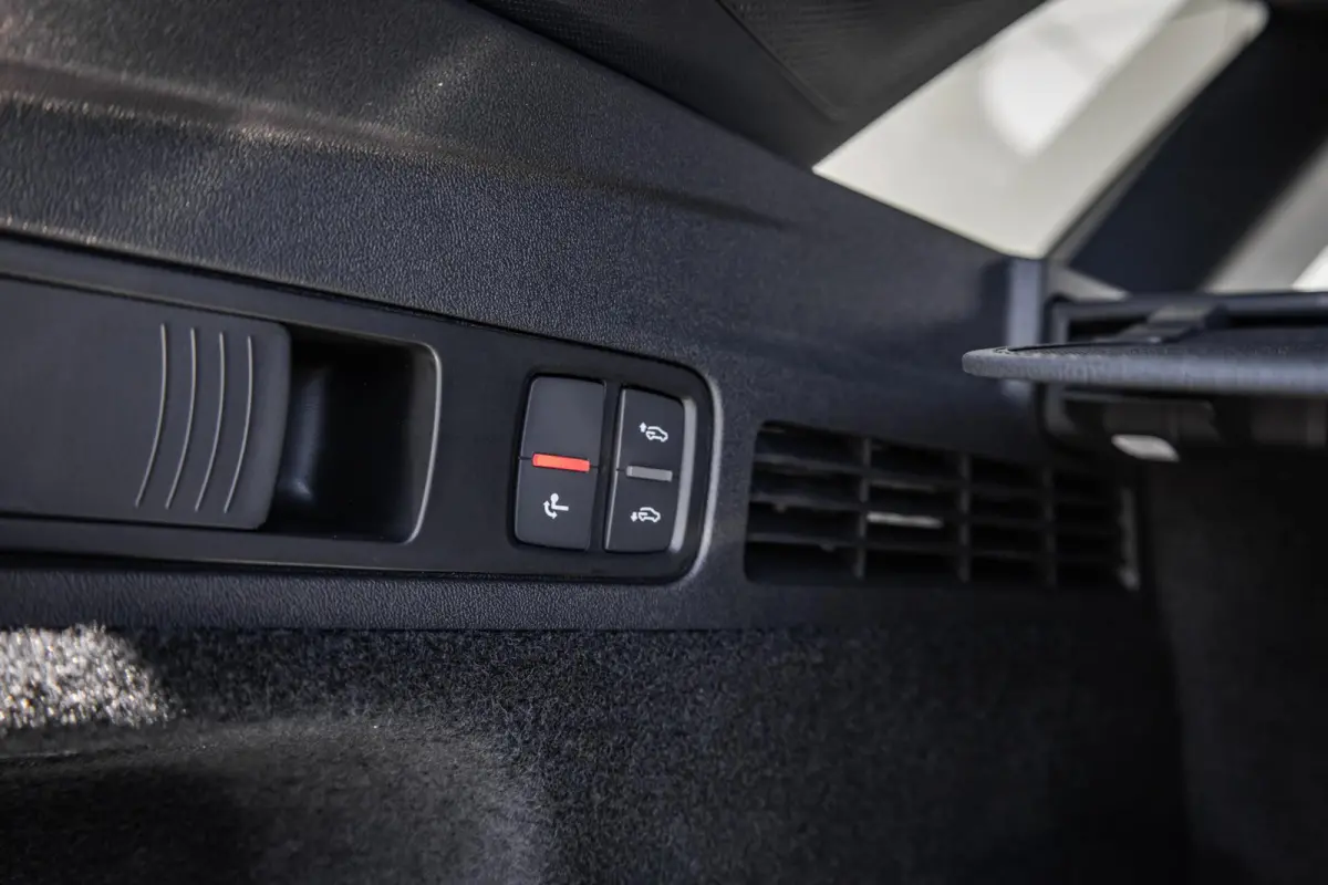 2.0 TFSI e-hybrid quattro S Edition Competition | Tech Pro | Head-up Display