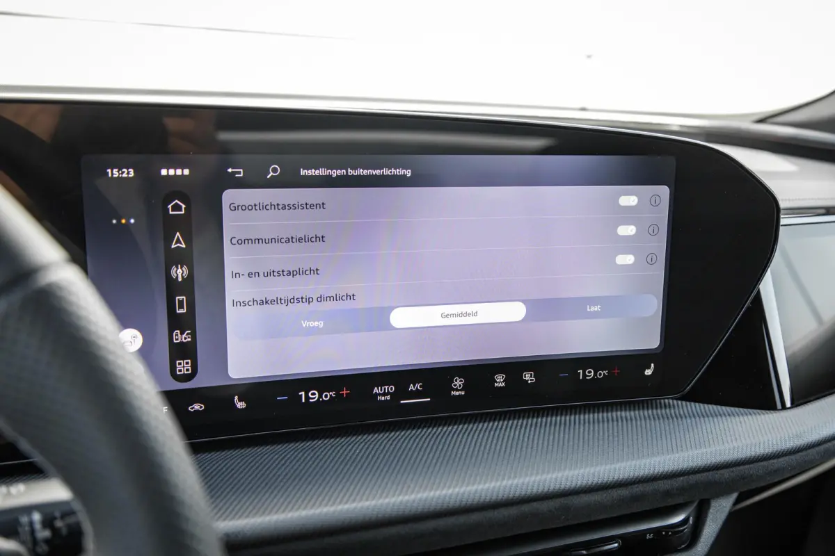 2.0 TFSI e-hybrid quattro S Edition Competition | Tech Pro | Head-up Display