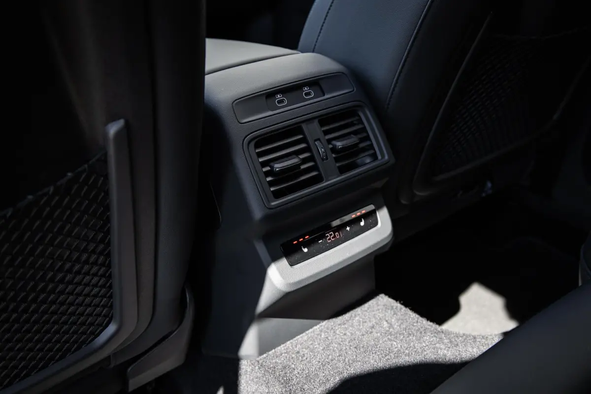 2.0 TFSI e-hybrid quattro S Edition Competition | Tech Pro | Head-up Display