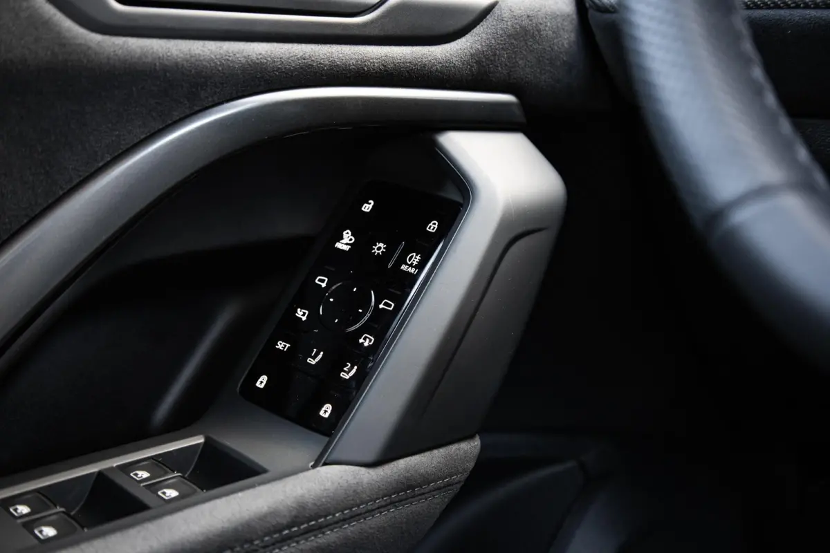 2.0 TFSI e-hybrid quattro S Edition Competition | Tech Pro | Head-up Display