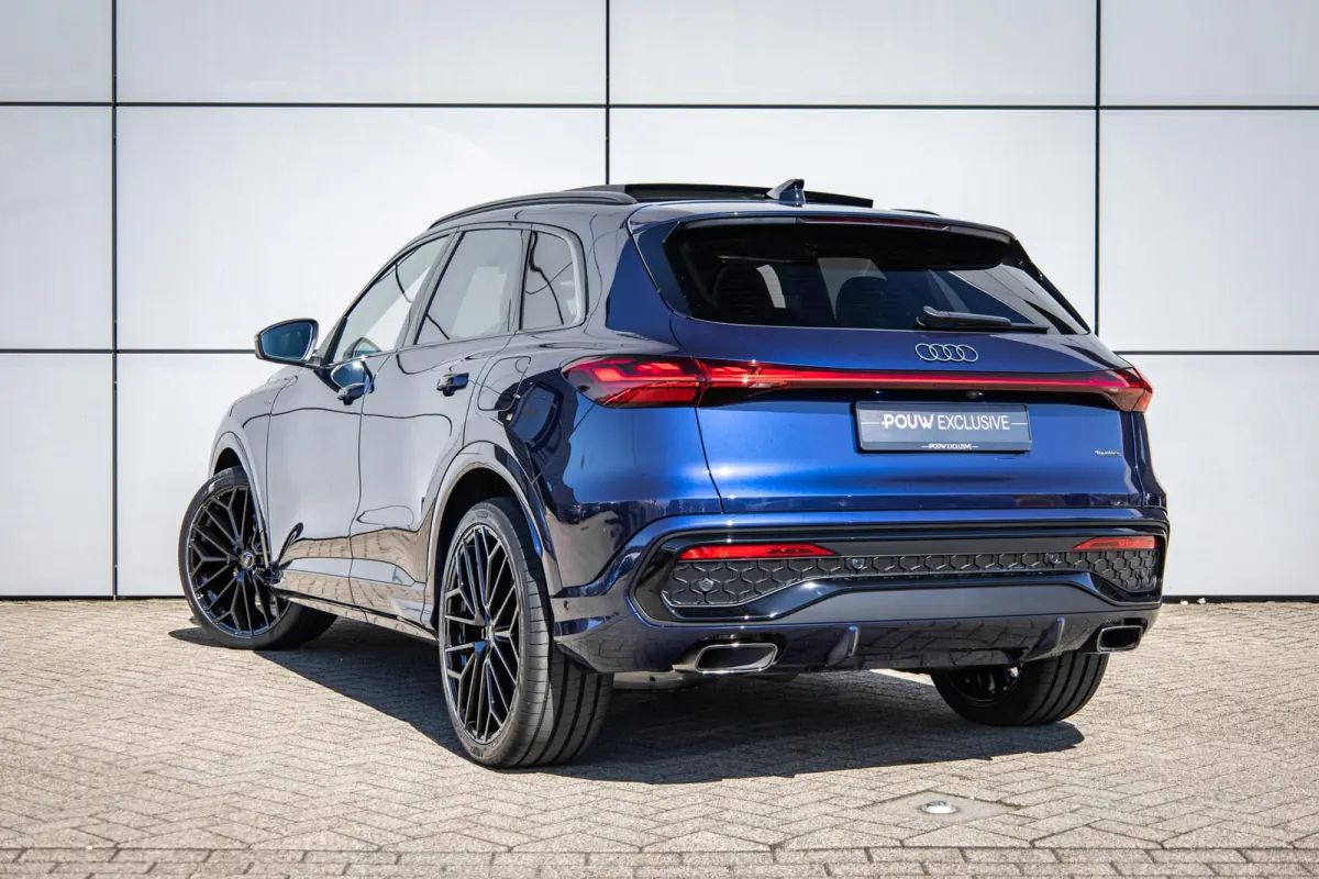 2.0 TFSI e-hybrid quattro S Edition Competition | Tech Pro | Head-up Display