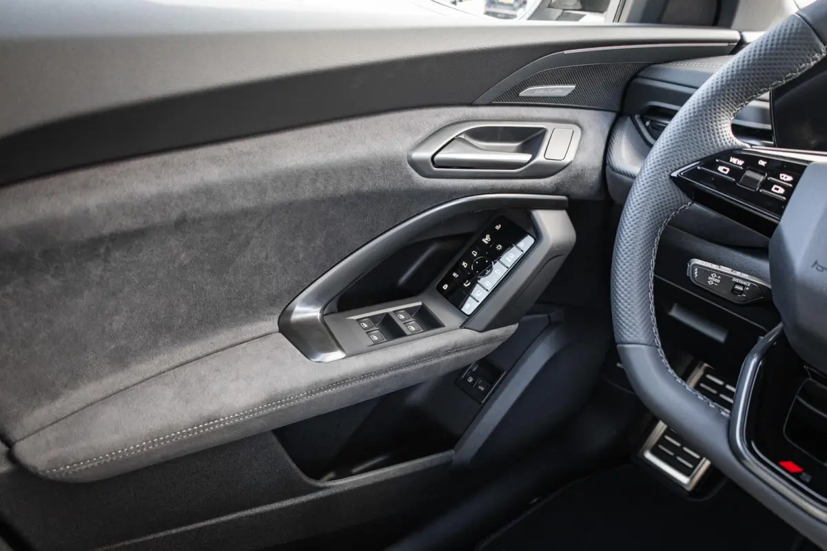2.0 TFSI e-hybrid quattro S Edition Competition | Tech Pro | Head-up Display