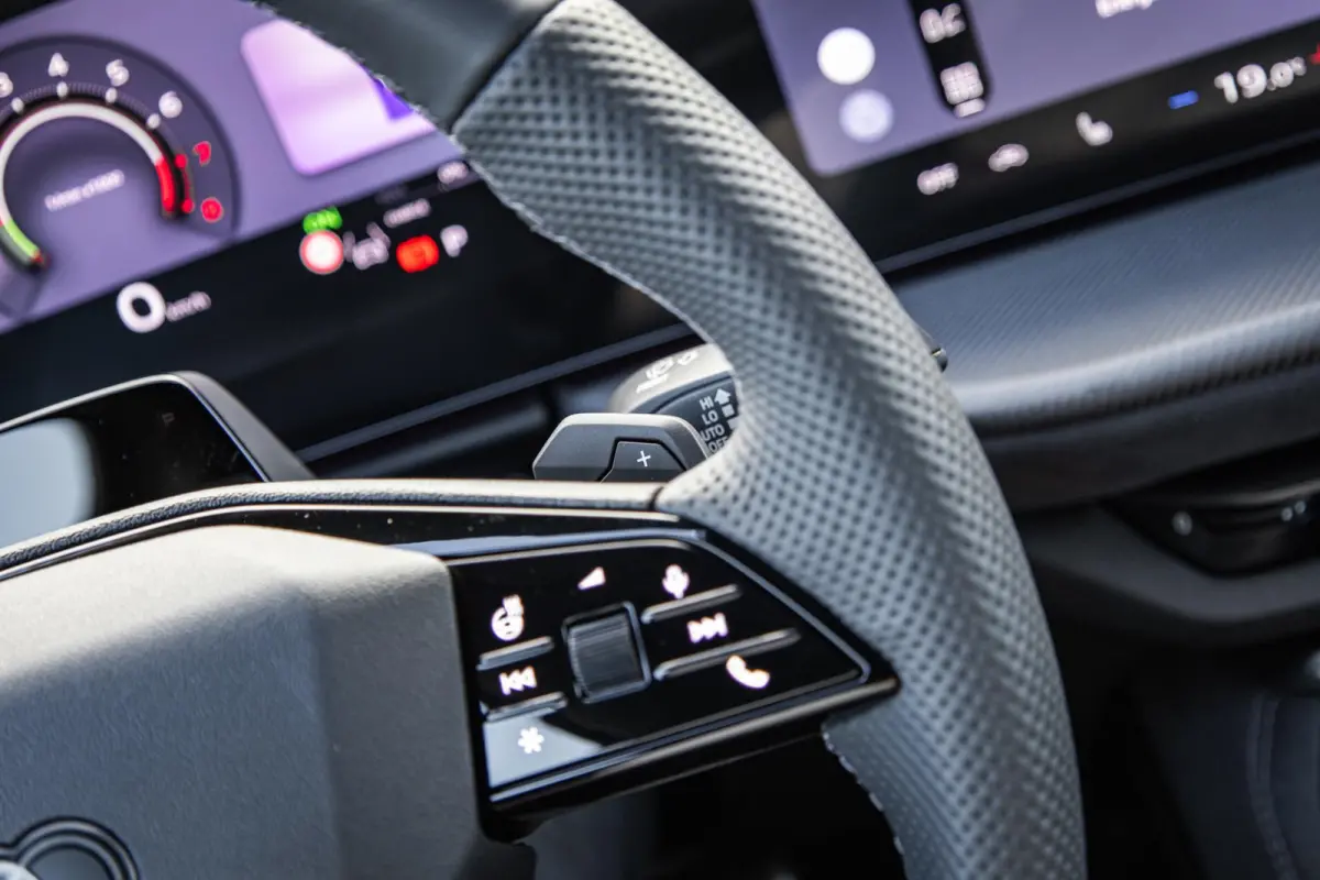 2.0 TFSI e-hybrid quattro S Edition Competition | Tech Pro | Head-up Display