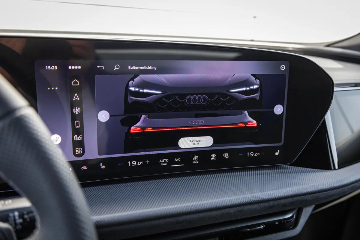 2.0 TFSI e-hybrid quattro S Edition Competition | Tech Pro | Head-up Display