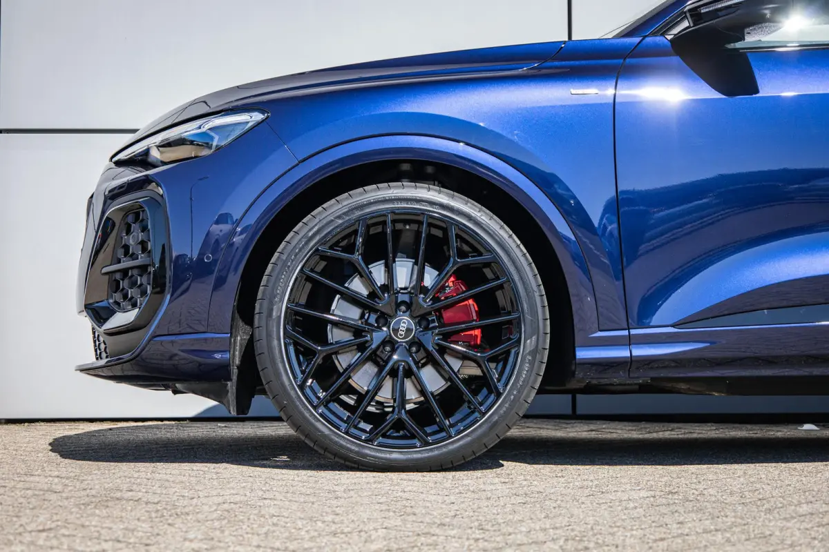 2.0 TFSI e-hybrid quattro S Edition Competition | Tech Pro | Head-up Display
