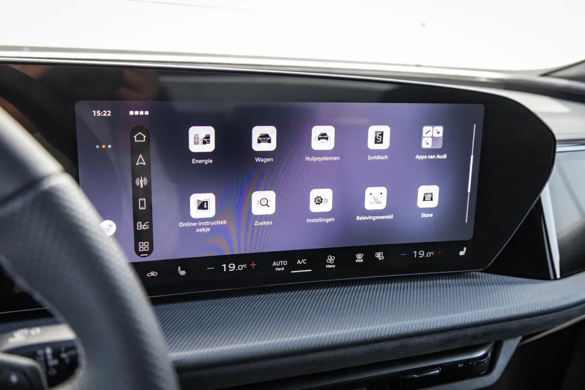 2.0 TFSI e-hybrid quattro S Edition Competition | Tech Pro | Head-up Display