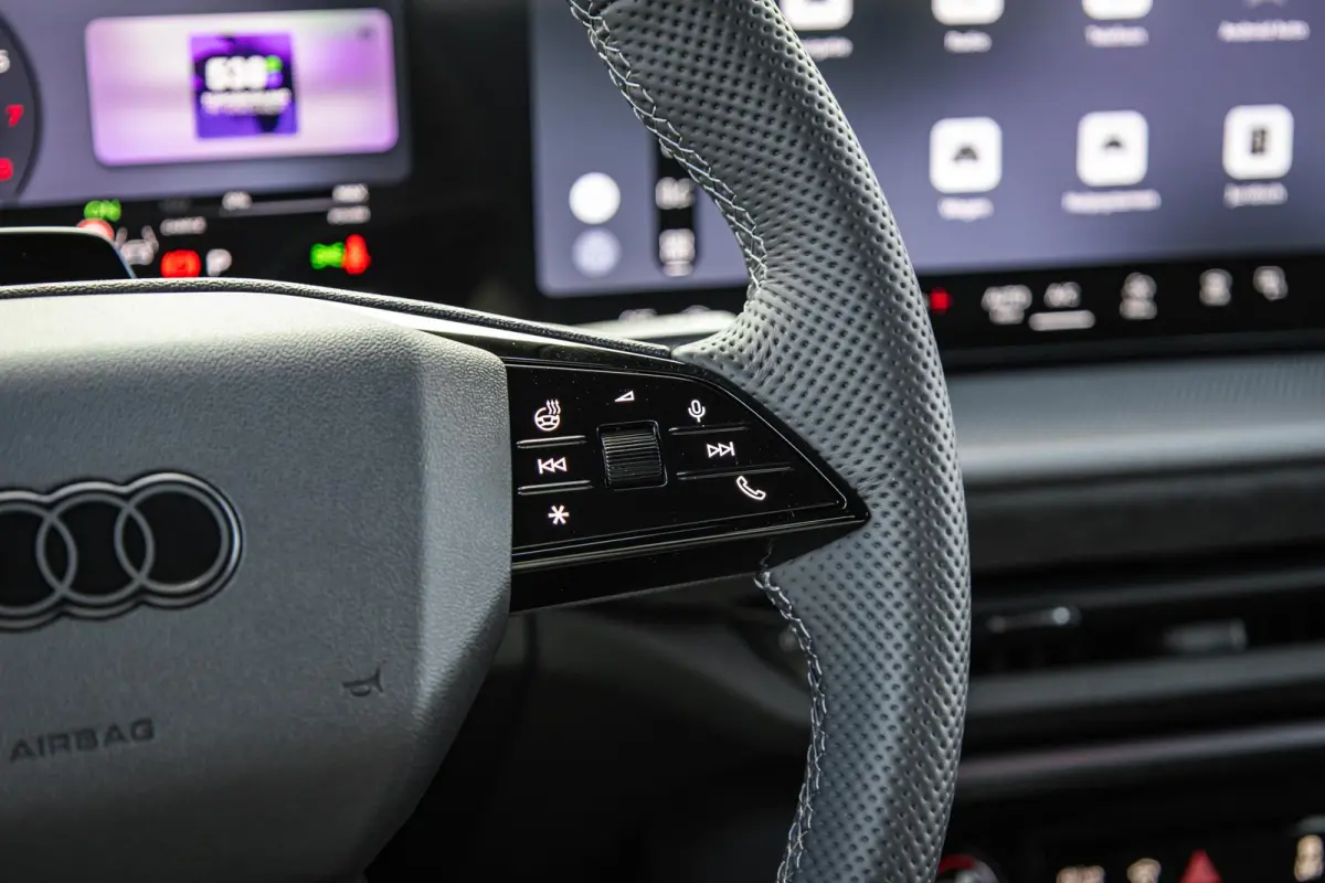 2.0 TFSI e-hybrid quattro S Edition Competition | Tech Pro | Head-up Display